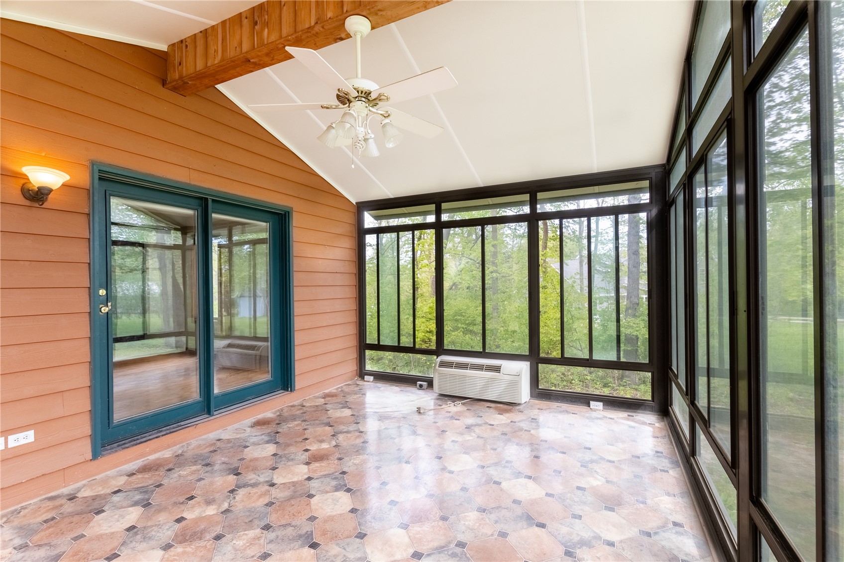 5520 Antler Drive Cedar Rapids IA 52411