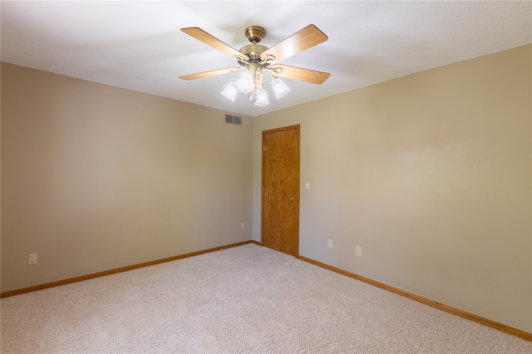 5520 Antler Drive Cedar Rapids IA 52411