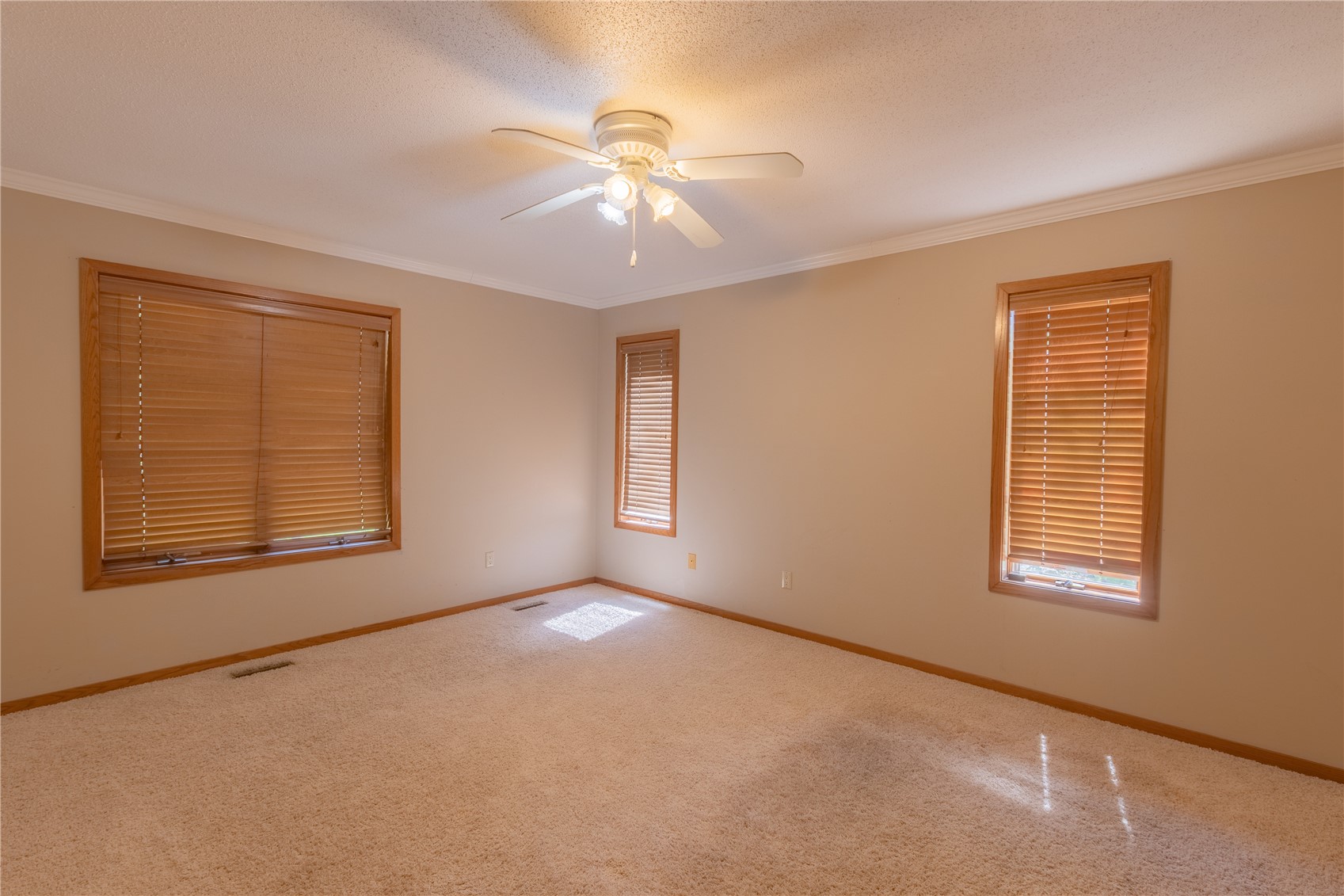 5520 Antler Drive Cedar Rapids IA 52411