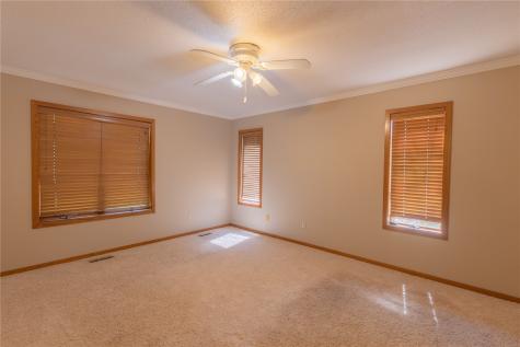 5520 Antler Drive Cedar Rapids IA 52411