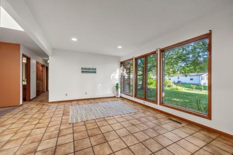 102 Elizabeth Drive Tipton IA 52772