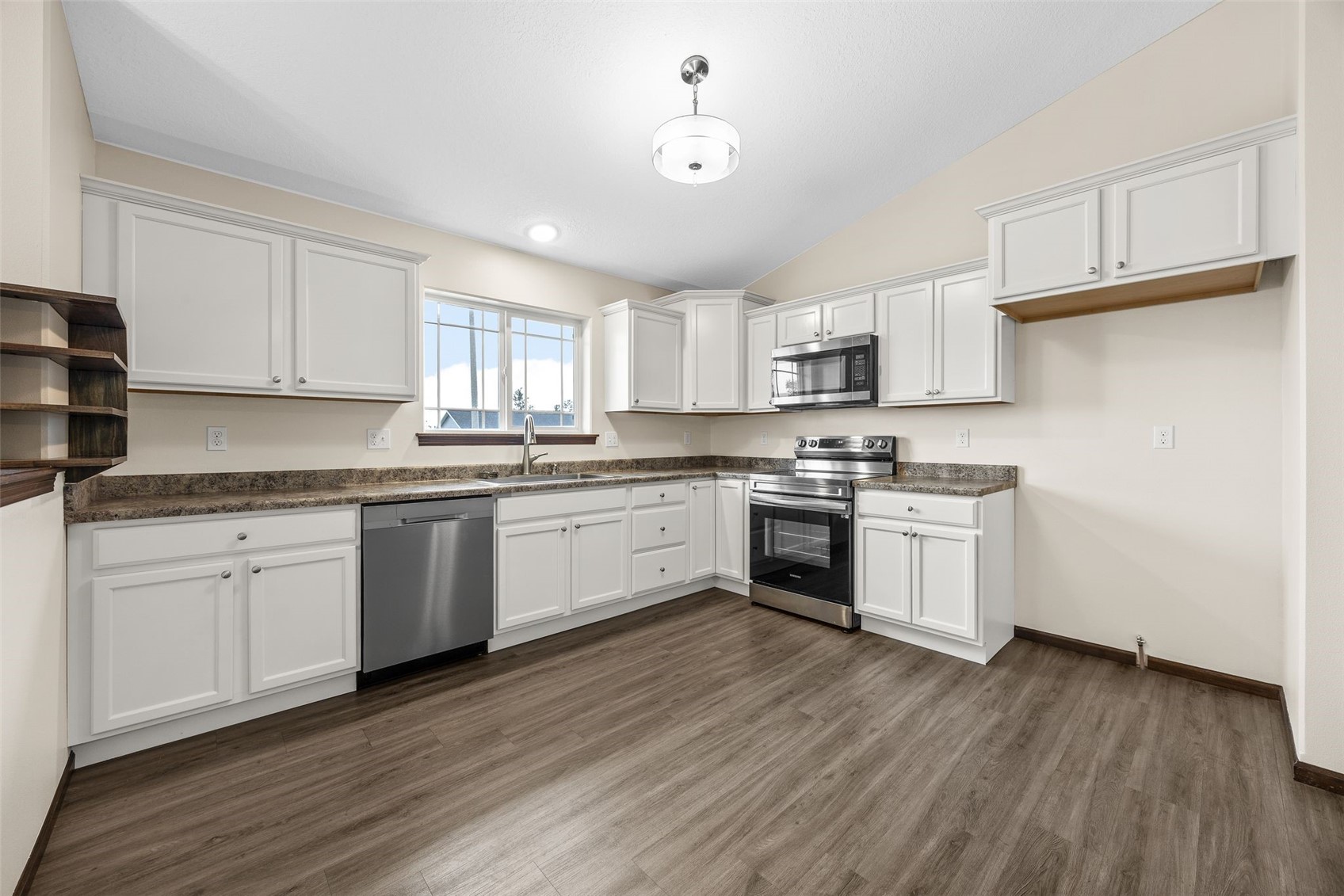 2012 SW Holly Meadow Avenue Cedar Rapids IA 52404