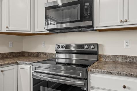 2012 SW Holly Meadow Avenue Cedar Rapids IA 52404