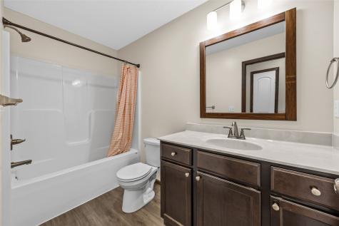 2012 SW Holly Meadow Avenue Cedar Rapids IA 52404
