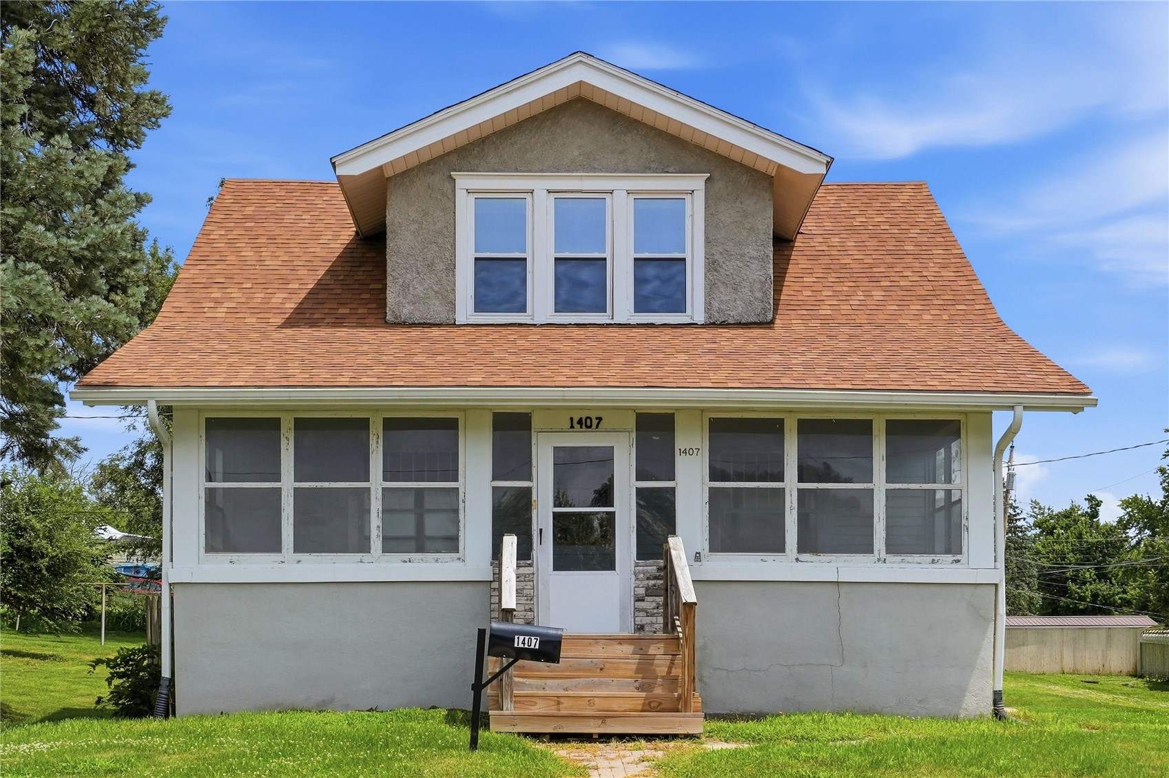 1407 11th Avenue Belle Plaine IA 52208