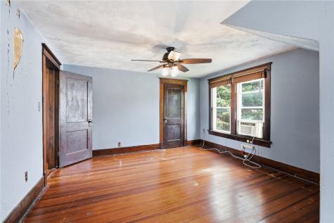 1407 11th Avenue Belle Plaine IA 52208