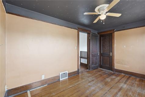 1407 11th Avenue Belle Plaine IA 52208