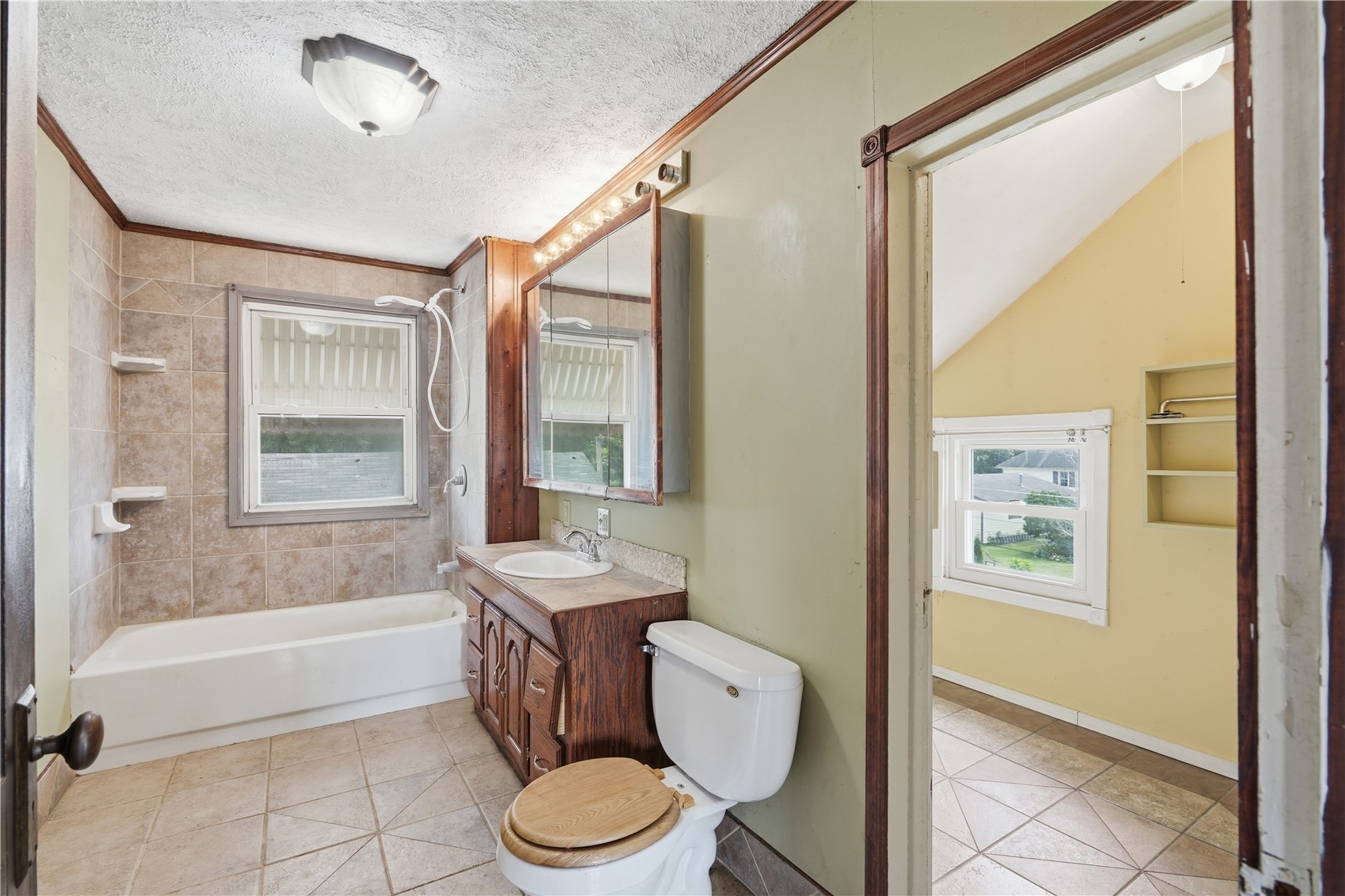 1407 11th Avenue Belle Plaine IA 52208