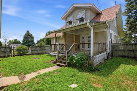 1407 11th Avenue Belle Plaine IA 52208