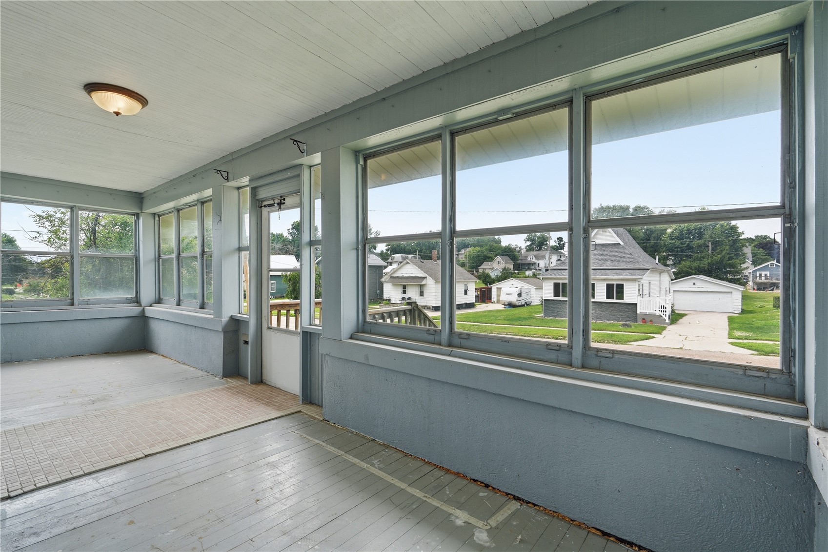 1407 11th Avenue Belle Plaine IA 52208