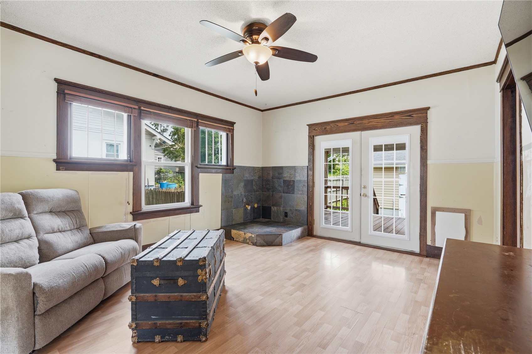 1407 11th Avenue Belle Plaine IA 52208