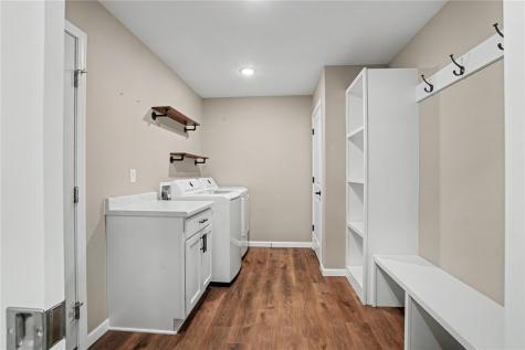 565 Dakota Avenue Tiffin IA 52340