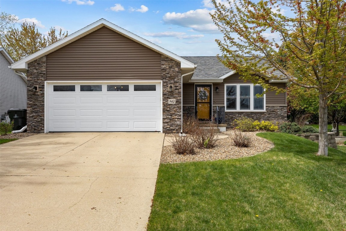 942 71st Street NE Cedar Rapids IA 52402