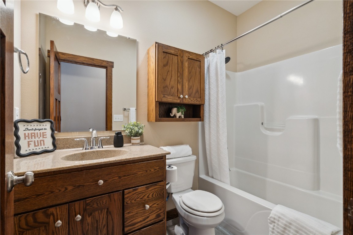 300 Landau Street Robins IA 52328