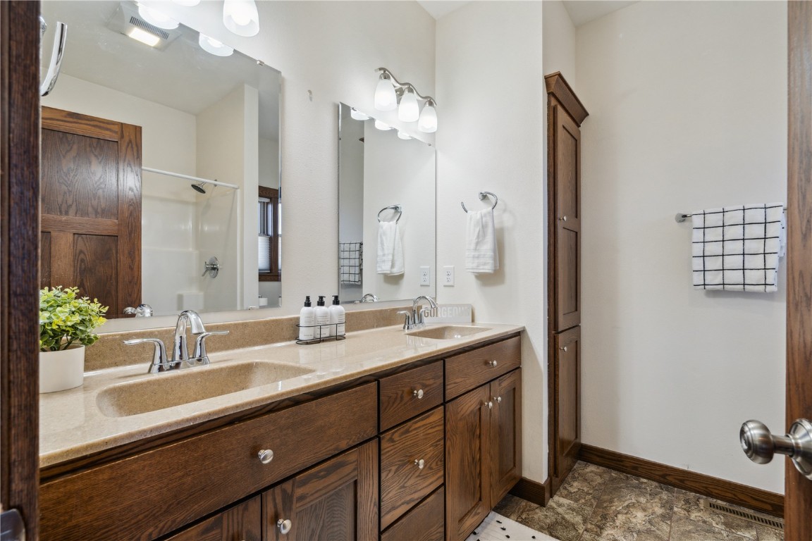 300 Landau Street Robins IA 52328