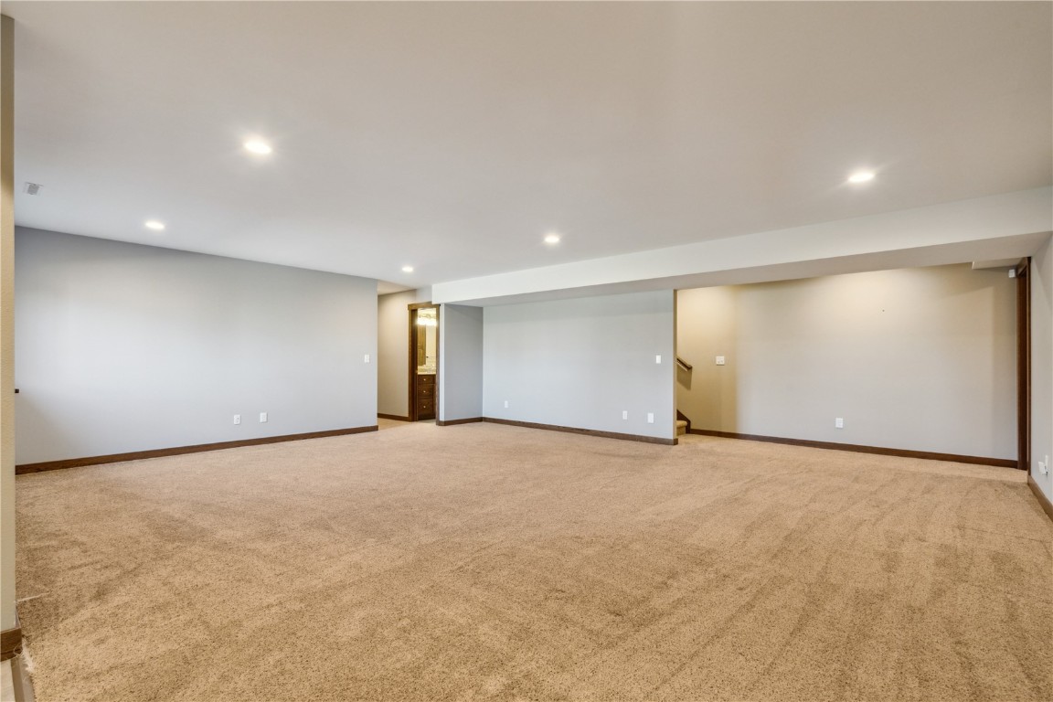 300 Landau Street Robins IA 52328