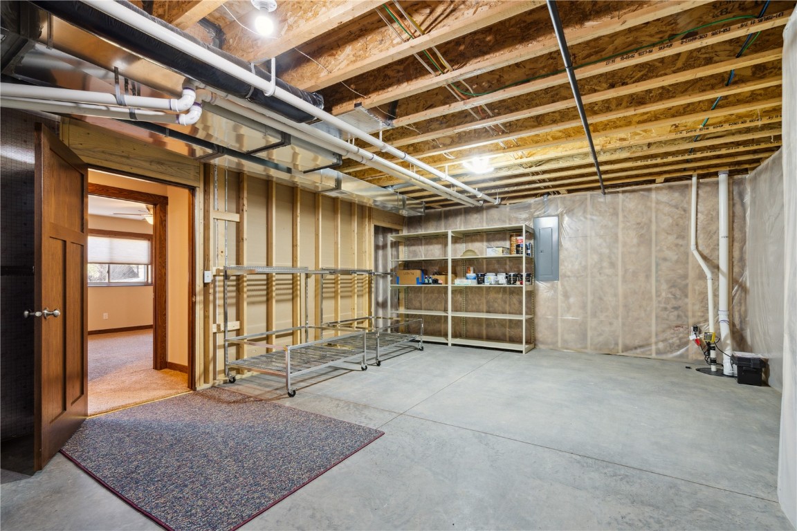 300 Landau Street Robins IA 52328