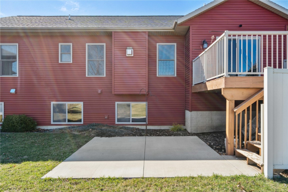 300 Landau Street Robins IA 52328