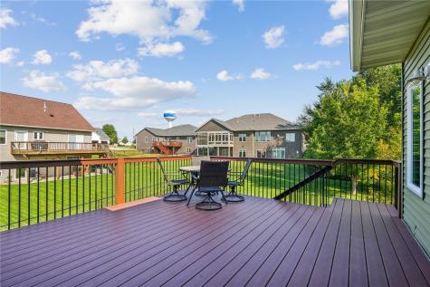 909 Aster Court Fairfax IA 52228