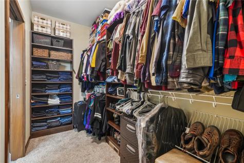 909 Aster Court Fairfax IA 52228