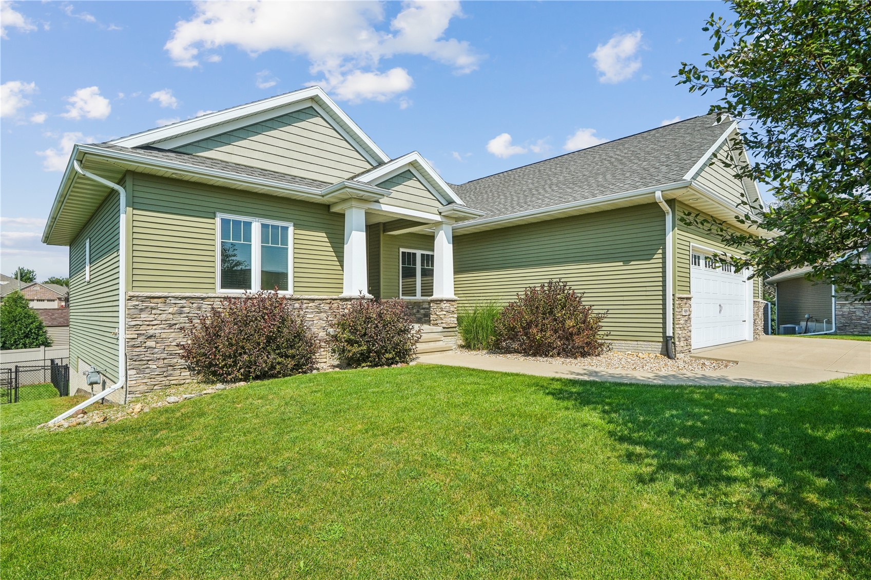 909 Aster Court Fairfax IA 52228