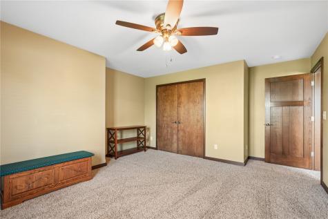 909 Aster Court Fairfax IA 52228
