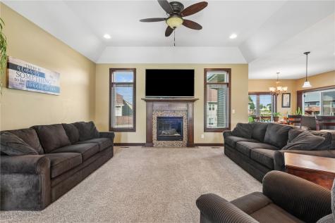 909 Aster Court Fairfax IA 52228