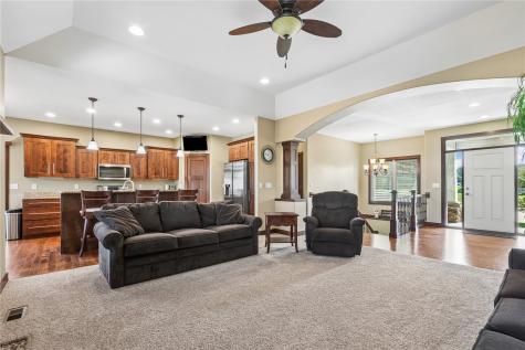 909 Aster Court Fairfax IA 52228