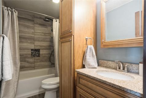 650 Olive Drive NW Cedar Rapids IA 52405
