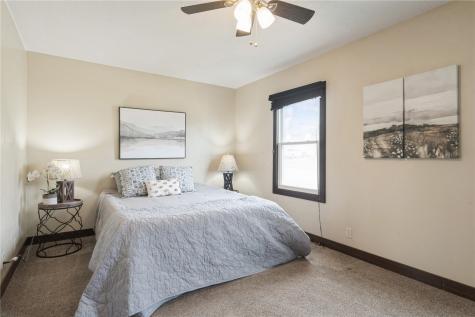 650 Olive Drive NW Cedar Rapids IA 52405