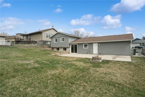 650 Olive Drive NW Cedar Rapids IA 52405