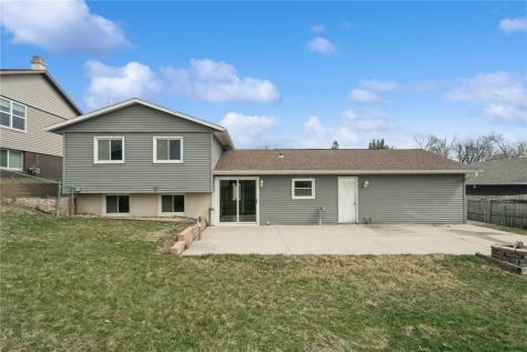 650 Olive Drive NW Cedar Rapids IA 52405