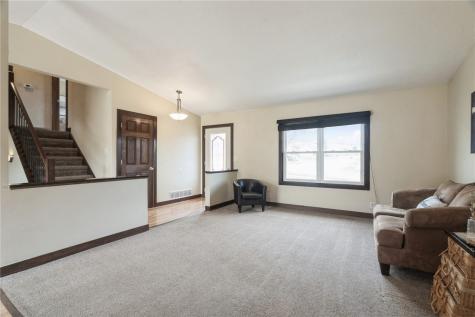 650 Olive Drive NW Cedar Rapids IA 52405