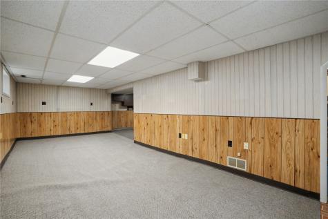 2517 B Avenue NE Cedar Rapids IA 52402