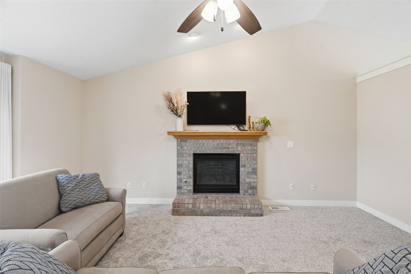 733 71st Street NE Cedar Rapids IA 52402