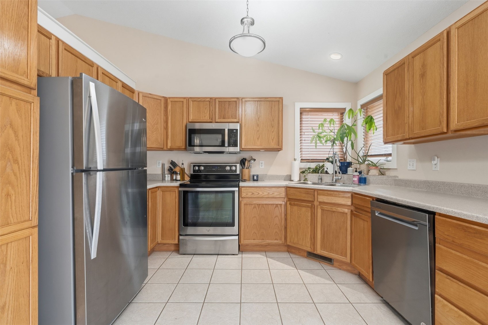 733 71st Street NE Cedar Rapids IA 52402