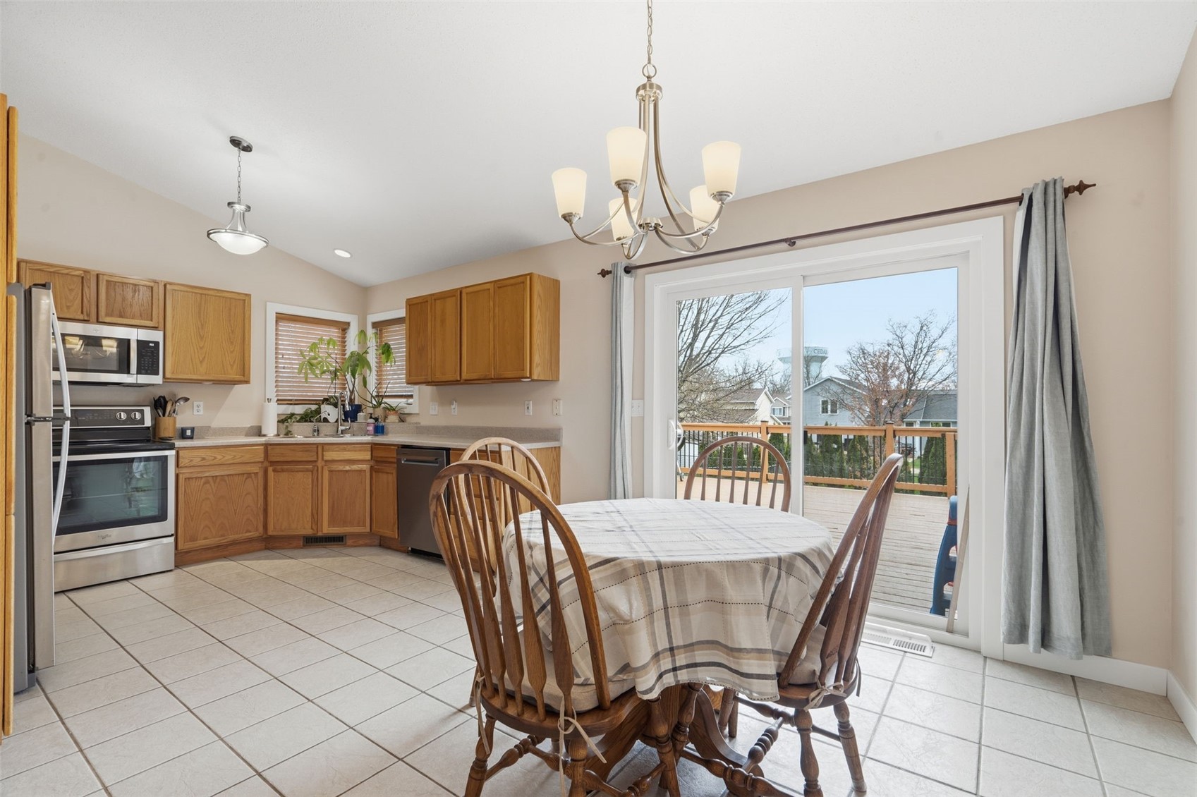 733 71st Street NE Cedar Rapids IA 52402