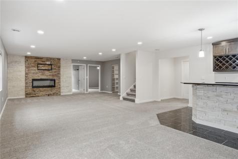 2013 Reese Road Cedar Falls IA 50613