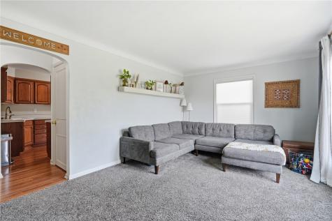 629 37th Street NE Cedar Rapids IA 52402