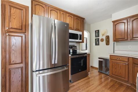 629 37th Street NE Cedar Rapids IA 52402
