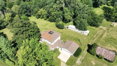 4617 Durow Road Center Point IA 52213