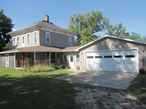 4617 Durow Road Center Point IA 52213