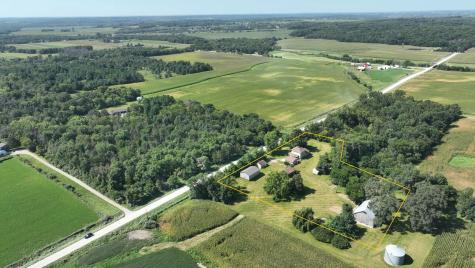 4617 Durow Road Center Point IA 52213