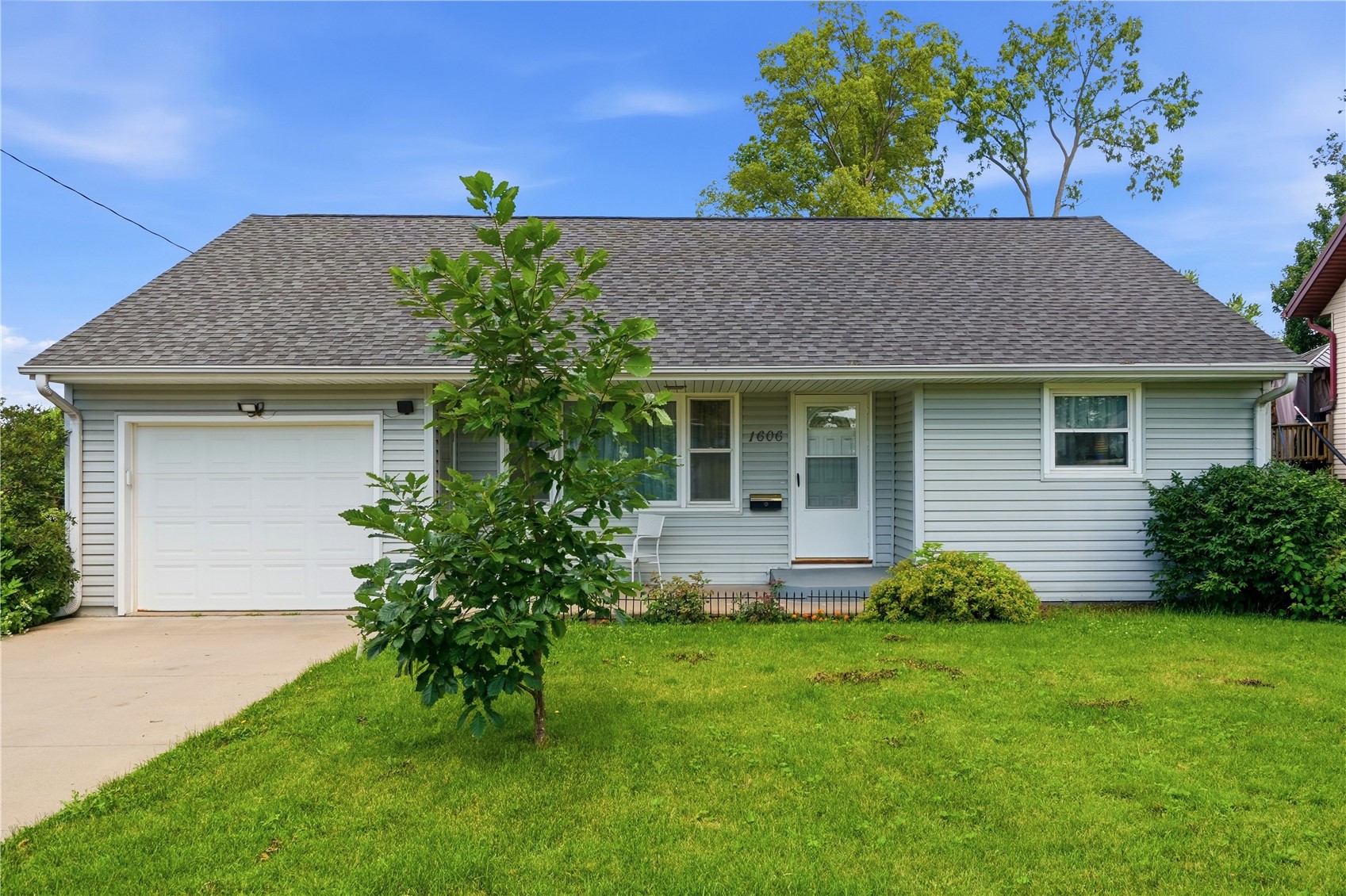 1606 Maplewood Drive NE Cedar Rapids IA 52402