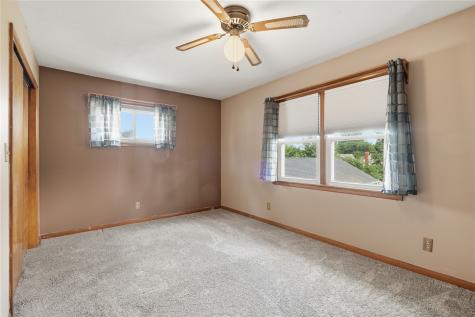 1606 Maplewood Drive NE Cedar Rapids IA 52402