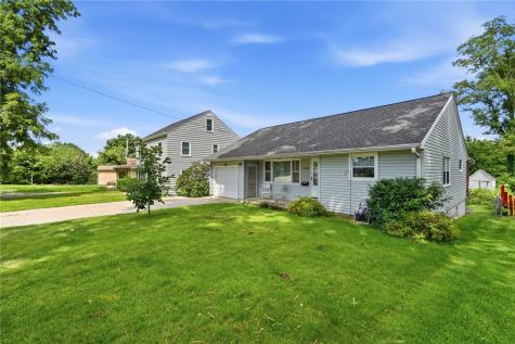 1606 Maplewood Drive NE Cedar Rapids IA 52402