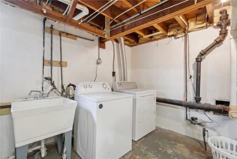 1606 Maplewood Drive NE Cedar Rapids IA 52402