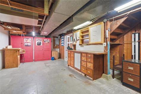 1606 Maplewood Drive NE Cedar Rapids IA 52402