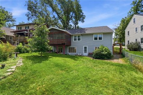 1606 Maplewood Drive NE Cedar Rapids IA 52402