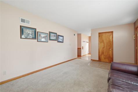 1606 Maplewood Drive NE Cedar Rapids IA 52402